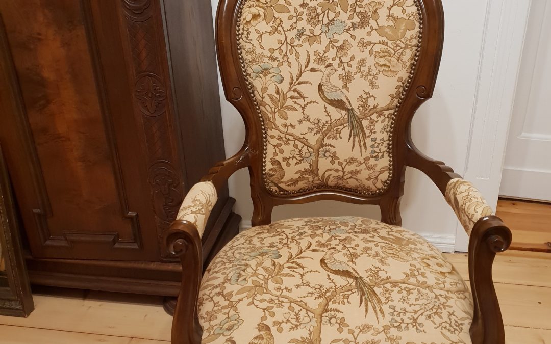 Fotel w stylu Ludvika XV