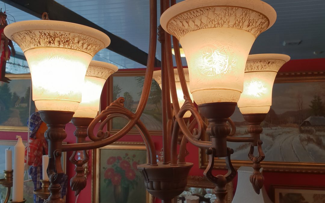 Lampa wiszaca w stylu Art Deco